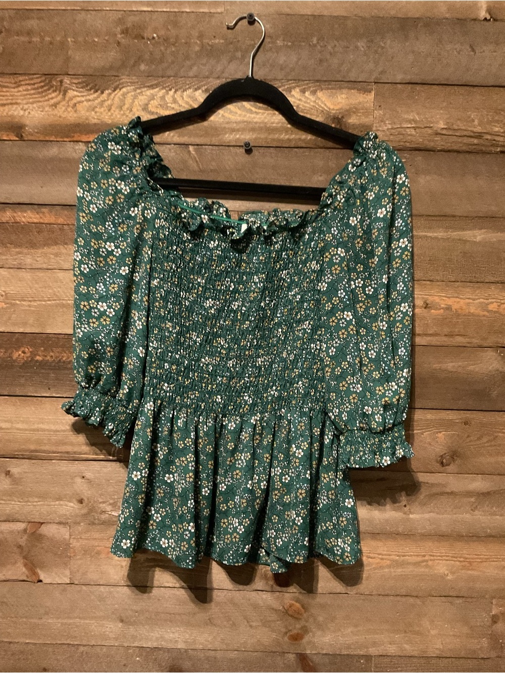 Max Studio Hunter Green Floral Off The Shoulder Smocked Ruffled Top Medium